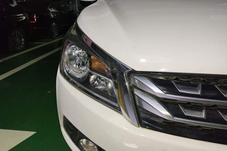Used Venucia T70 2016 2.0L Manual RuiQu Version Right Front Headlight