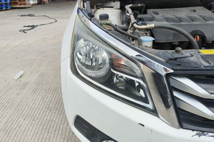 Used Venucia T70 2016 2.0L CVT Smart Choice Edition Right Front Headlight