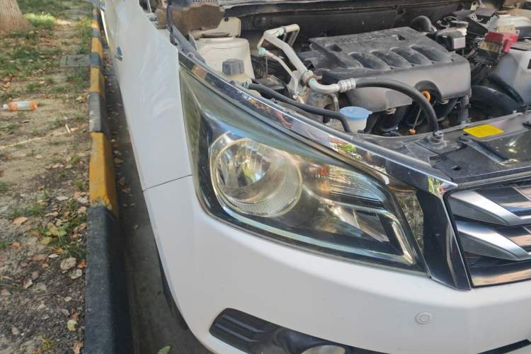 Used Venucia T70 2016 2.0L CVT Smart Choice Edition Right Front Headlight