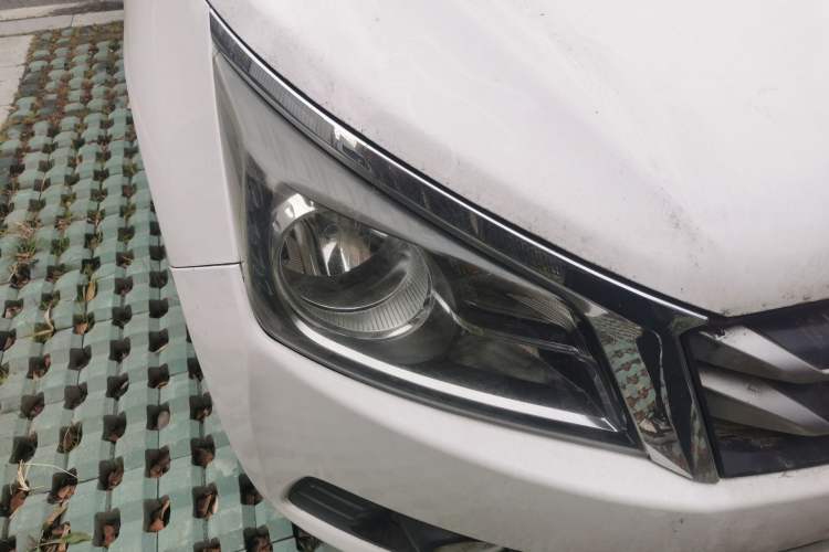 Used Venucia T70 2016 1.6L Manual Ruixing Edition Right Front Headlight