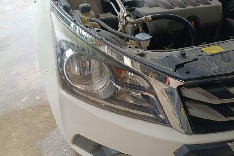 Used Venucia T70 2016 2.0L CVT Smart Choice Edition Right Front Headlight