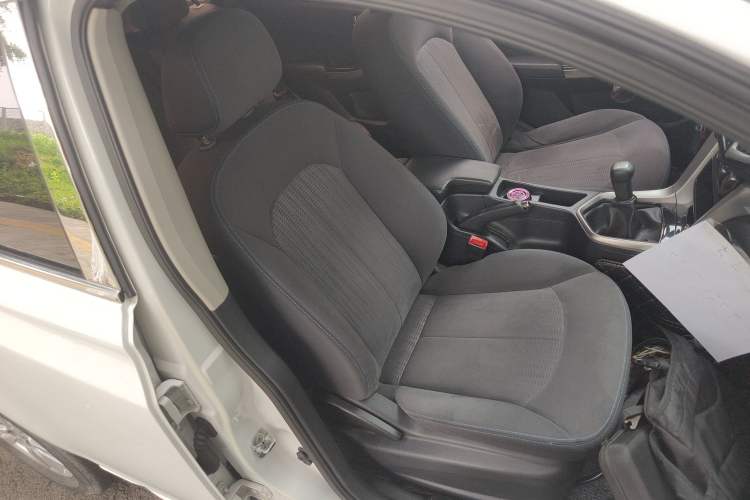 Used Venucia T70 2016 1.6L Manual Ruixing Edition Right Front Seat