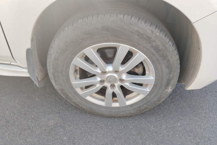 Used Venucia T70 2016 1.6L Manual Ruixing Edition Right Front Wheel Hub