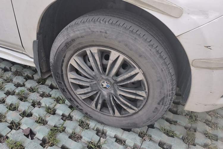 Used Venucia T70 2016 1.6L Manual Ruixing Edition Right Front Wheel Hub