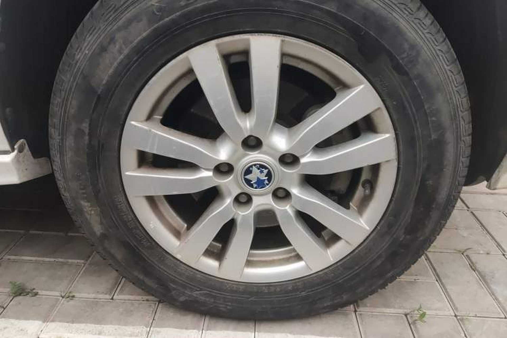 Used Venucia T70 2016 2.0L CVT Smart Choice Edition Right Front Wheel Hub