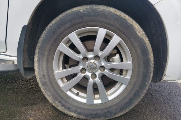 Used Venucia T70 2016 1.6L Manual Ruixing Edition Right Front Wheel Hub