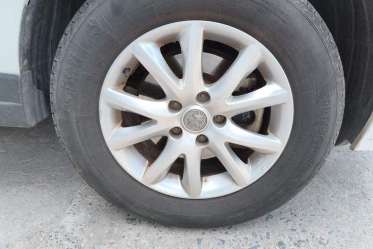 Used Venucia T70 2016 1.6L Manual Ruixing Edition Right Front Wheel Hub