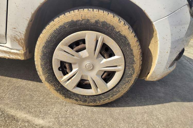 Used Venucia T70 2016 1.6L Manual Ruixing Edition Right Front Wheel Hub