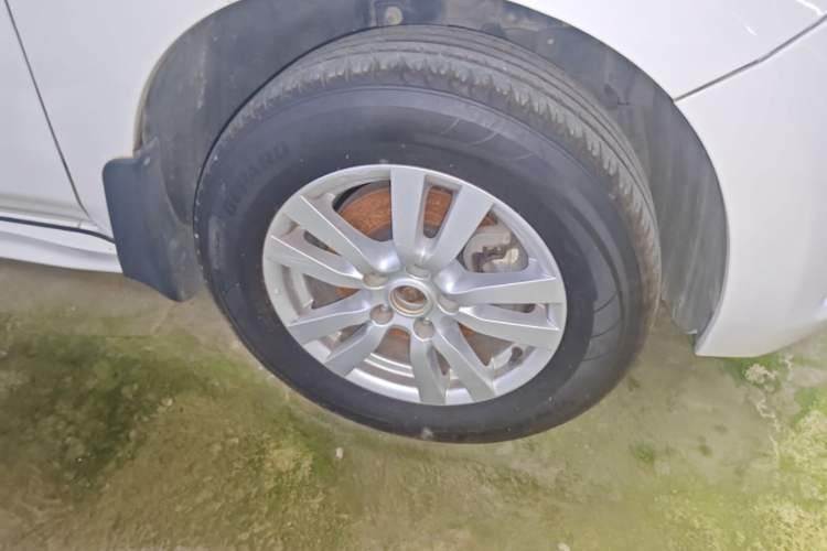 Used Venucia T70 2016 2.0L CVT Smart Edition Right Front Wheel Hub