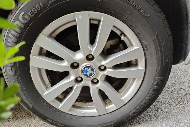 Used Venucia T70 2016 2.0L Manual RuiQu Version Right Front Wheel Hub