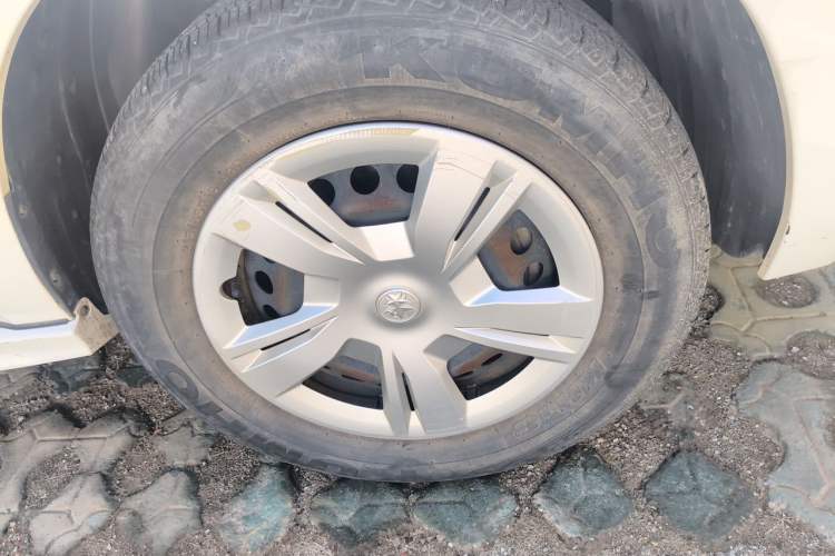 Used Venucia T70 2016 1.6L Manual Ruixing Edition Right Front Wheel Hub