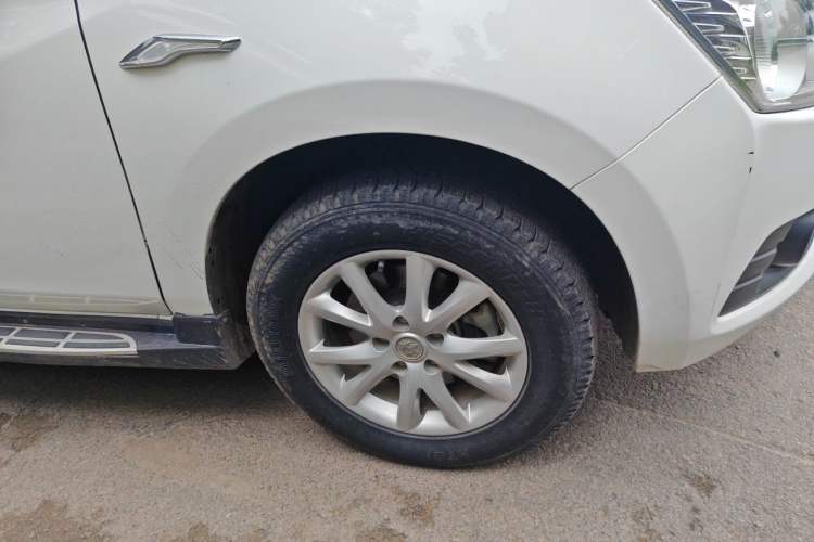Used Venucia T70 2016 1.6L Manual Ruixing Edition Right Front Wheel Hub