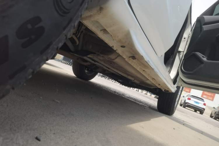 Used Venucia T70 2016 2.0L CVT Smart Choice Edition Right Side Sill
