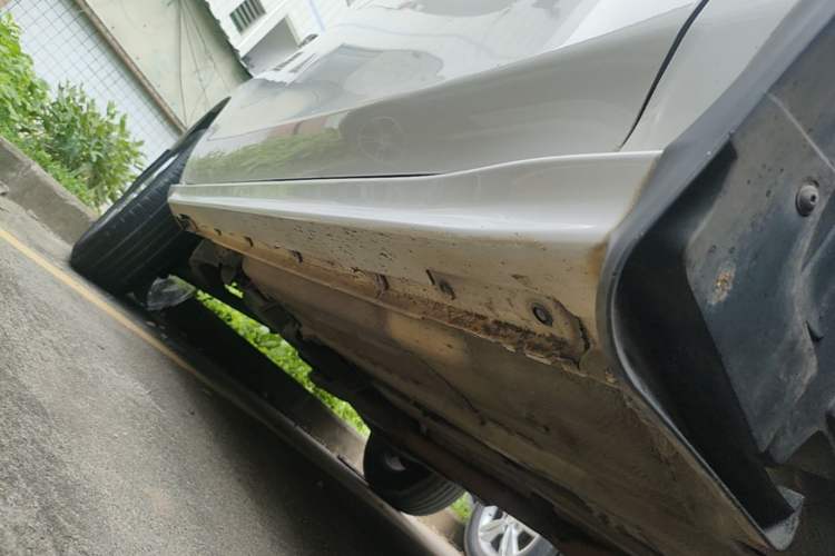 Used Venucia T70 2016 2.0L CVT Smart Choice Edition Right Side Sill