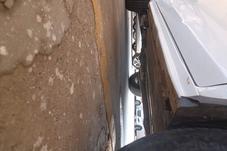 Used Venucia T70 2016 2.0L CVT Smart Edition Right Side Sill