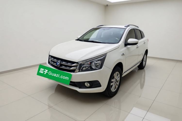 Used Venucia T70 2016 2.0L CVT Smart Choice Edition Guazi used car, China used car export, Used car for sale, Used cars, Cheapest cars for sale
