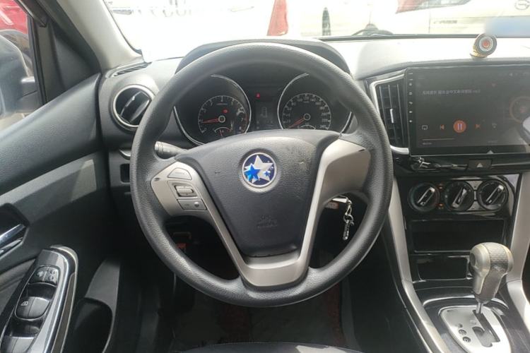Used Venucia T70 2016 2.0L CVT Smart Choice Edition Steering Wheel