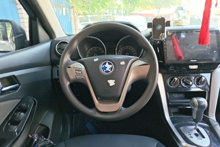 Used Venucia T70 2016 2.0L CVT Smart Choice Edition Steering Wheel