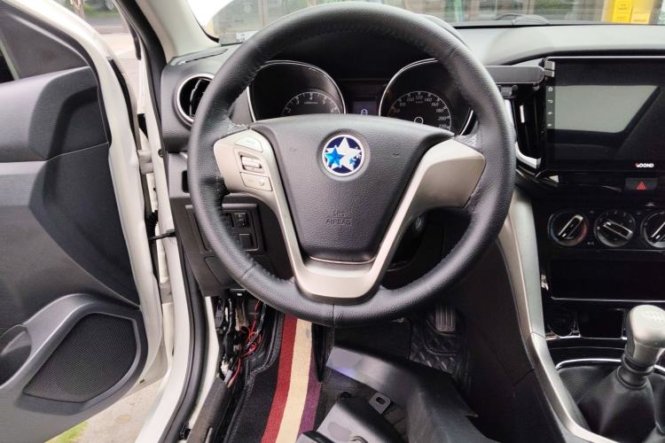Used Venucia T70 2016 2.0L Manual RuiXiang Edition Steering Wheel