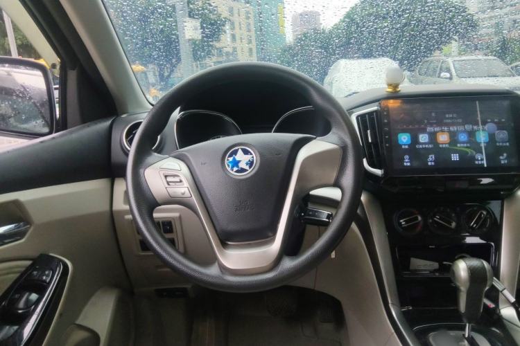 Used Venucia T70 2016 2.0L CVT Smart Choice Edition Steering Wheel
