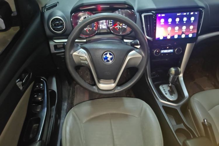 Used Venucia T70 2016 2.0L CVT Smart Edition Steering Wheel