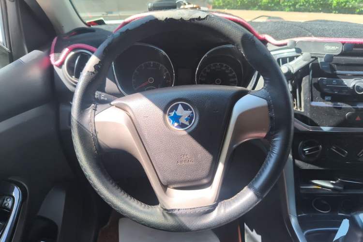 Used Venucia T70 2016 1.6L Manual Ruixing Edition Steering Wheel