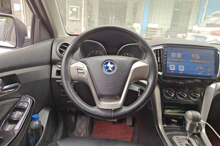 Used Venucia T70 2016 2.0L CVT Smart Choice Edition Steering Wheel