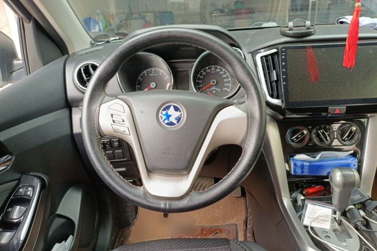 Used Venucia T70 2016 2.0L CVT Smart Choice Edition Steering Wheel