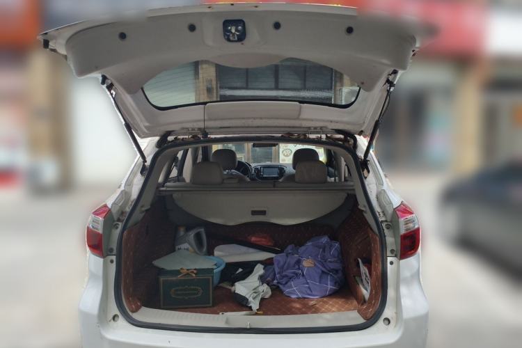 Used Venucia T70 2016 2.0L Manual RuiXiang Edition Trunk