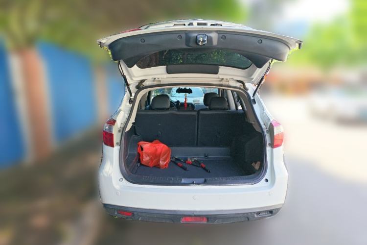 Used Venucia T70 2016 2.0L CVT Smart Choice Edition Trunk