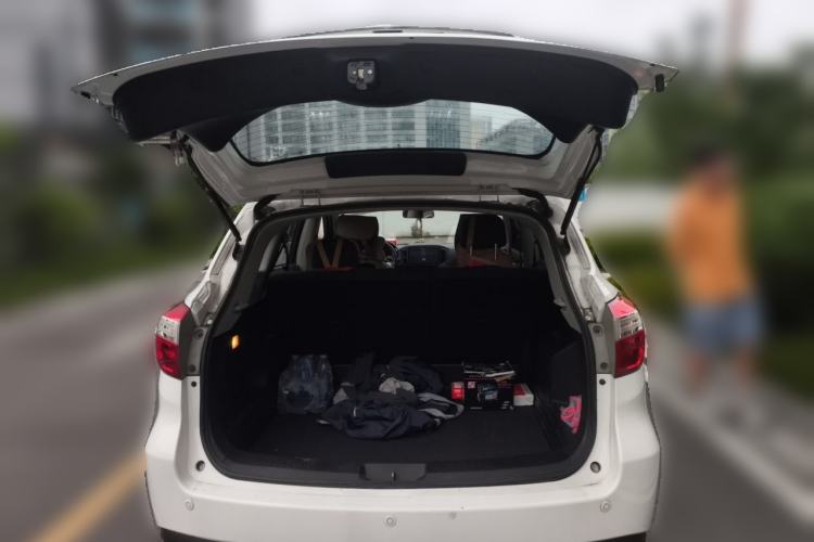 Used Venucia T70 2016 2.0L CVT Smart Choice Edition Trunk