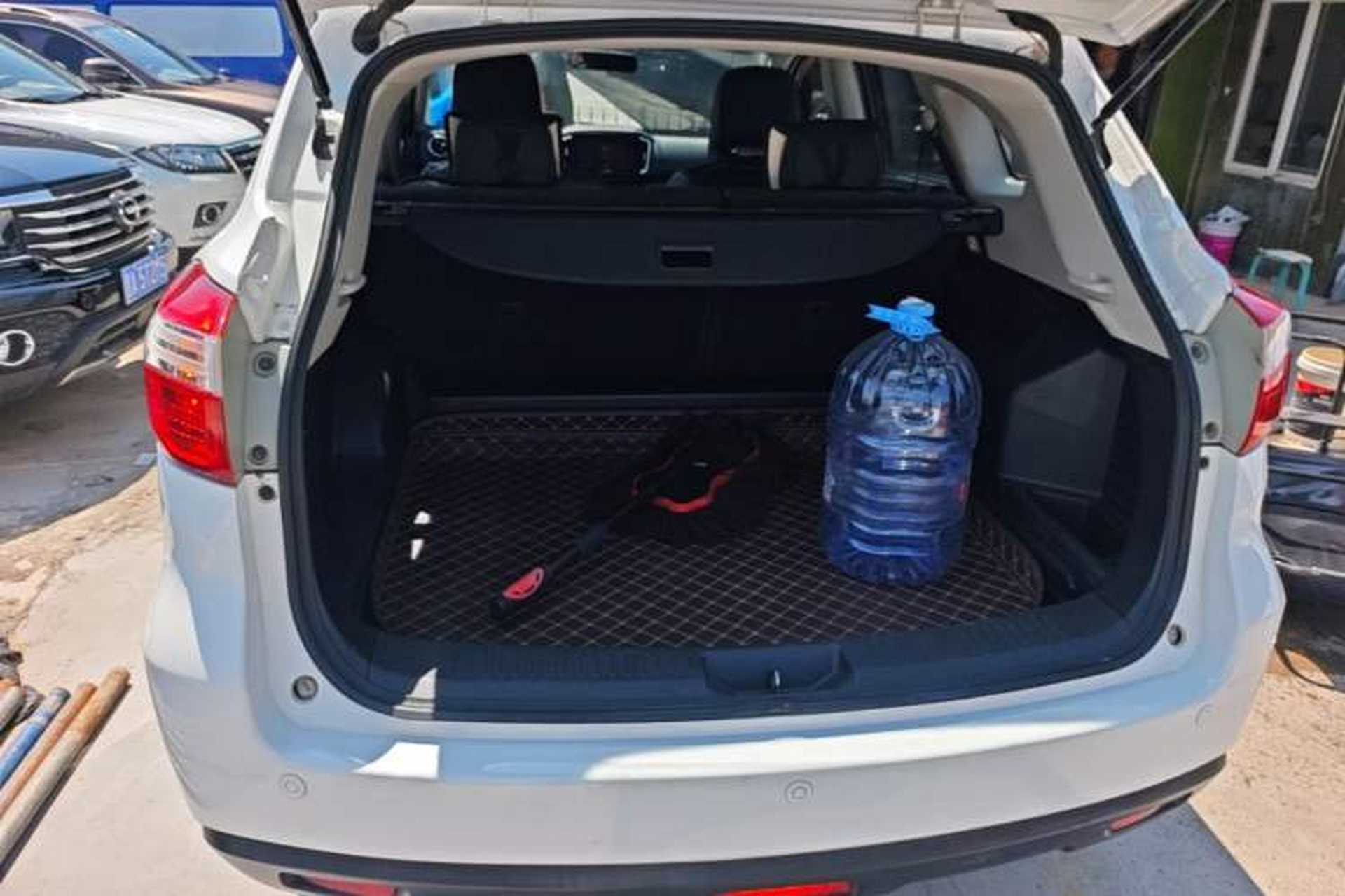 Used Venucia T70 2016 2.0L CVT Smart Choice Edition Trunk