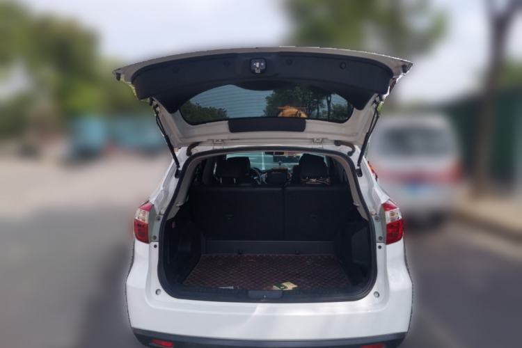 Used Venucia T70 2016 1.6L Manual Ruixing Edition Trunk
