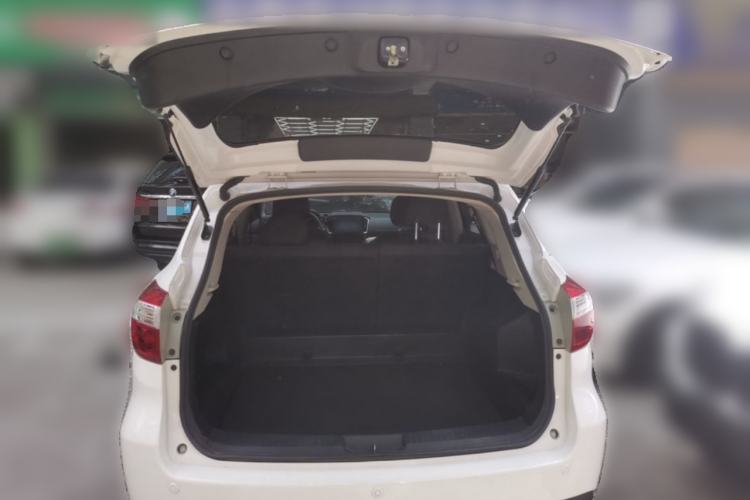 Used Venucia T70 2016 2.0L CVT Smart Choice Edition Trunk