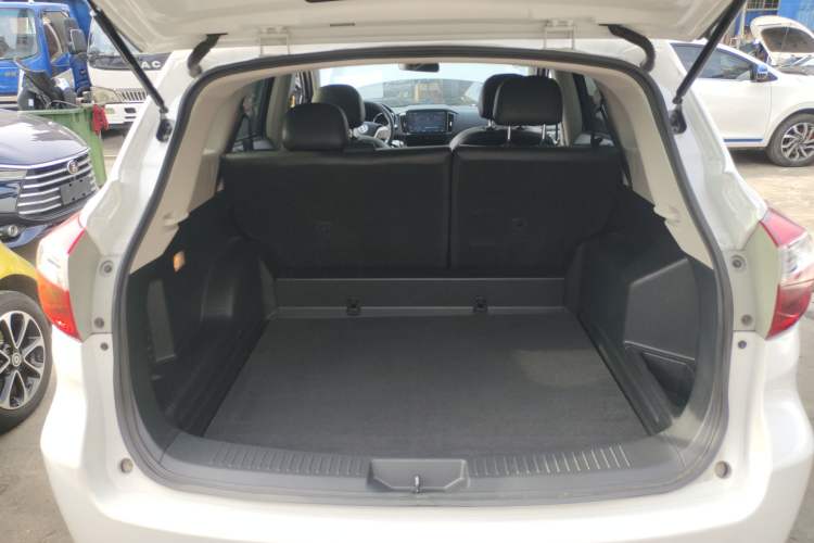 Used Venucia T70 2016 1.6L Manual Ruixing Edition Trunk