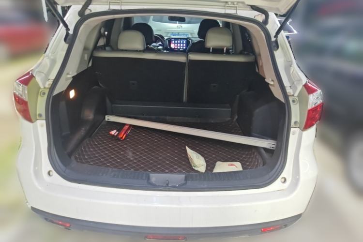 Used Venucia T70 2016 2.0L CVT Smart Edition Trunk