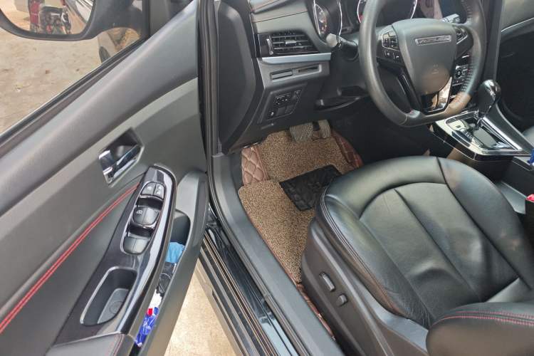 Used Venucia T70 2018 2.0L CVT Smart Enjoyment Version Driver Seat