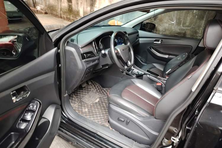 Used Venucia T70 2018 2.0L CVT Smart Enjoyment Version Driver Seat