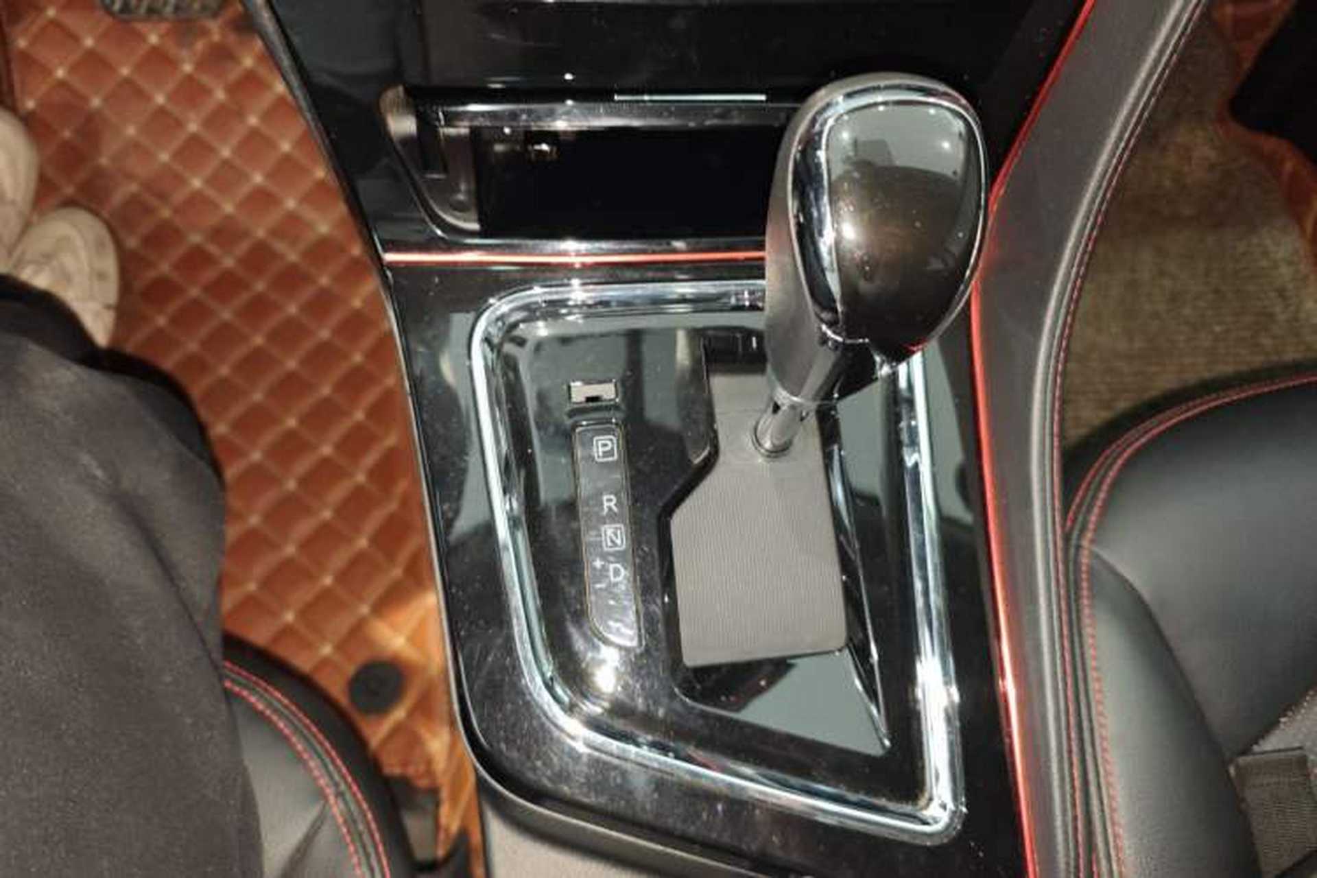 Used Venucia T70 2018 2.0L CVT Smart Enjoyment Version Gear Lever