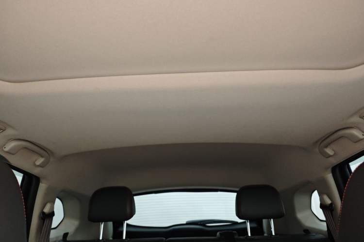 Used Venucia T70 2018 2.0L CVT Smart Enjoyment Version Headliner