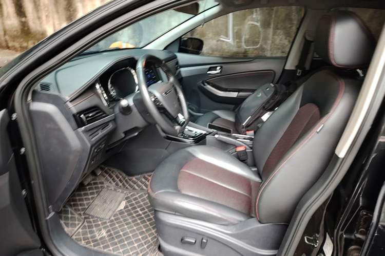 Used Venucia T70 2018 2.0L CVT Smart Enjoyment Version Left Front Seat