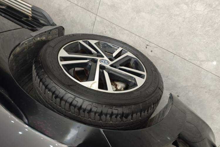 Used Venucia T70 2018 2.0L CVT Smart Enjoyment Version Left Front Wheel Hub