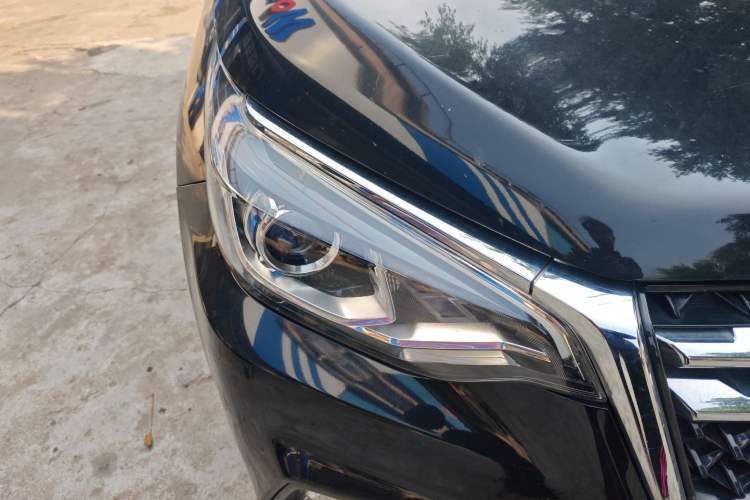 Used Venucia T70 2018 2.0L CVT Smart Enjoyment Version Right Front Headlight