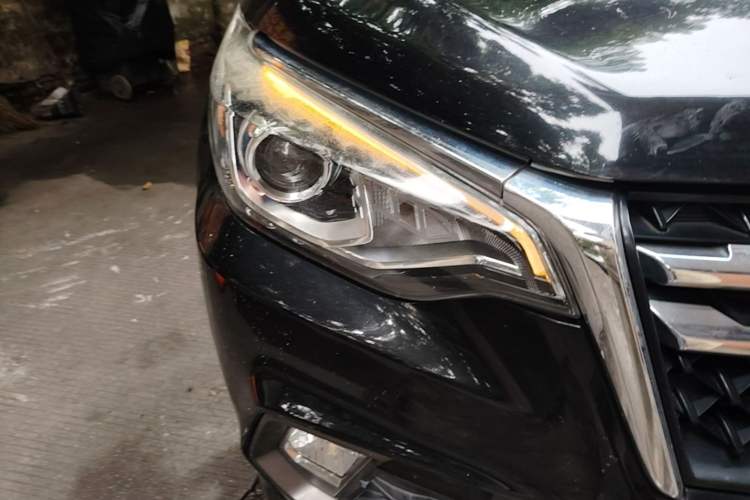 Used Venucia T70 2018 2.0L CVT Smart Enjoyment Version Right Front Headlight