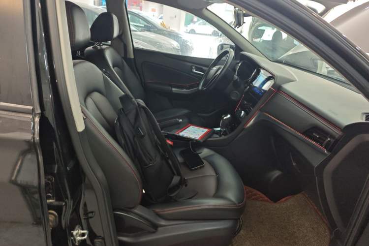 Used Venucia T70 2018 2.0L CVT Smart Enjoyment Version Right Front Seat