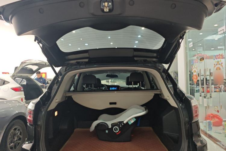 Used Venucia T70 2018 2.0L CVT Smart Enjoyment Version Trunk