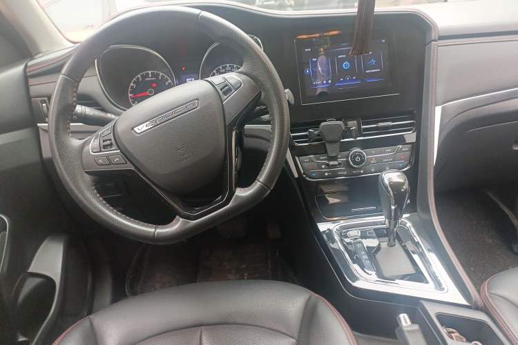 Used Venucia T70 2018 2.0L CVT Smart Enjoyment Version Center Console