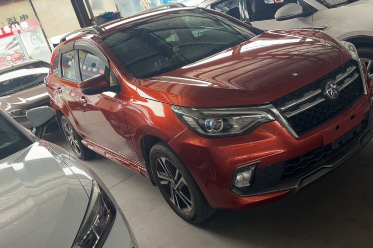 Used Venucia T70 2018 2.0L CVT Smart Edition Exterior 2