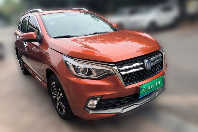 Used Venucia T70 2018 2.0L CVT Smart Enjoyment Version Front Right 45 Deg
