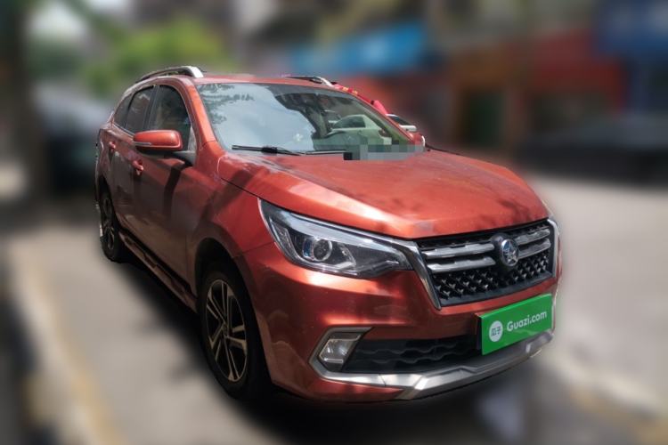 Used Venucia T70 2018 2.0L CVT Smart Enjoyment Version Front Right 45 Deg